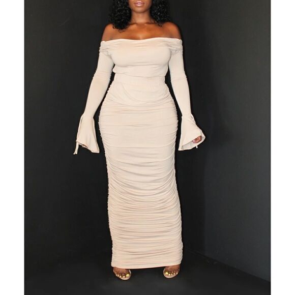 IRREGULAR
EXPOSURE - KIVIE RUGGED SET NUDE - Picture 3 of 8